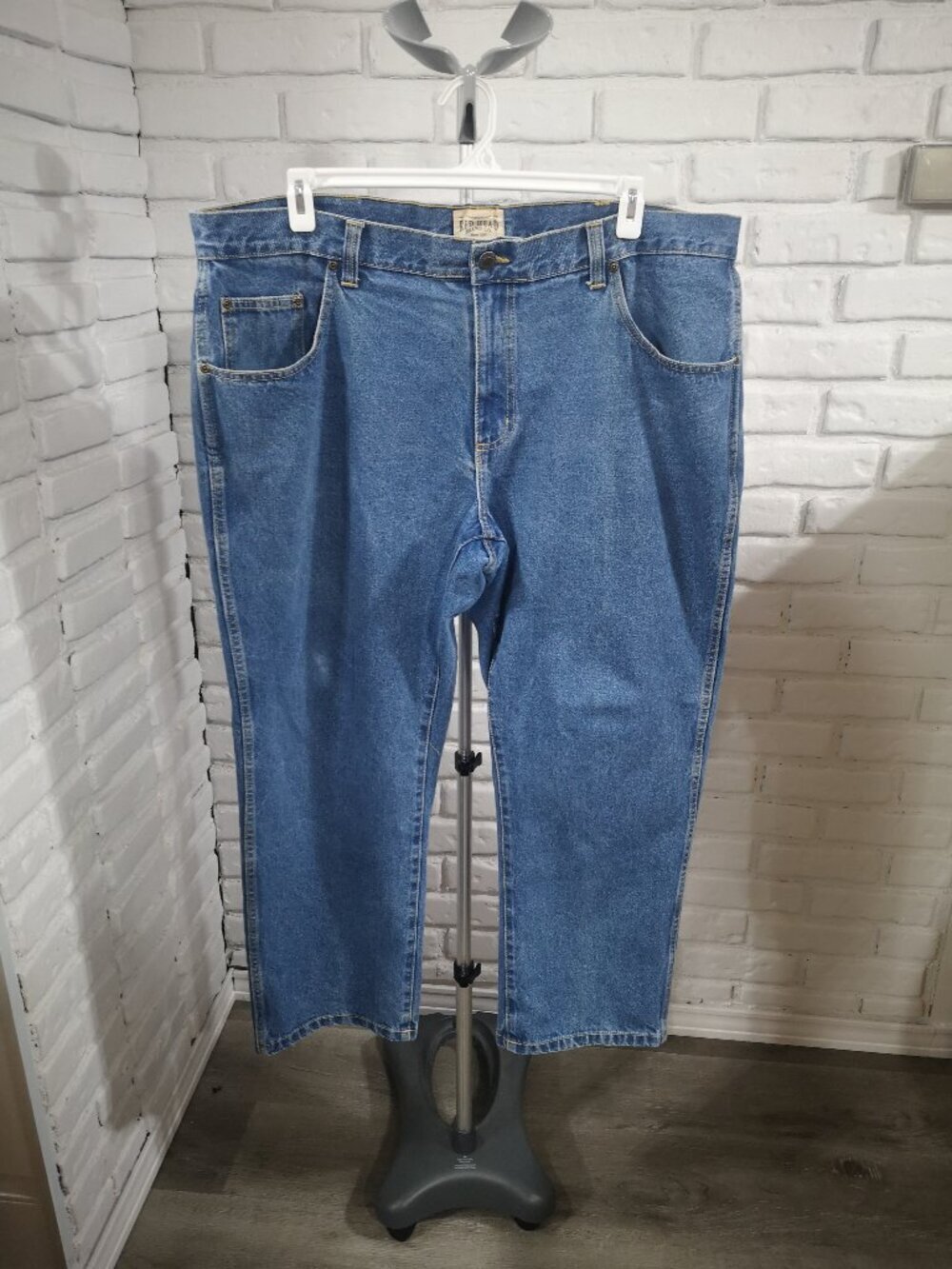Red Head Brand Co. Men's Size 44/30 Medium Wash Straight Legs Blue Jeans